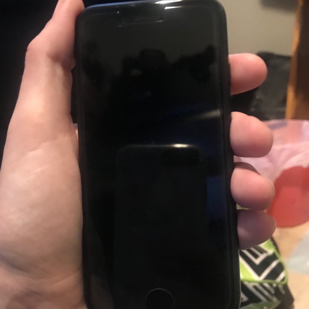 BRAND NEW iPhone 7 StraightTalk
